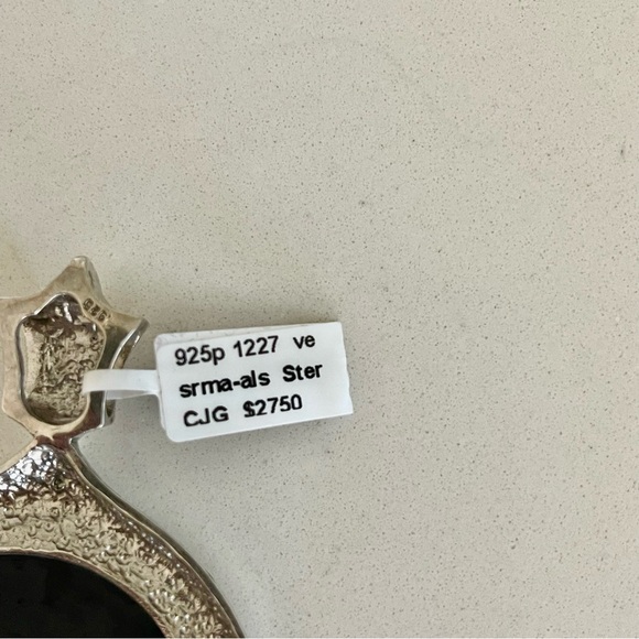 Unisex One of a kind Venetian Glass Intaglio Pendant - Picture 11 of 11